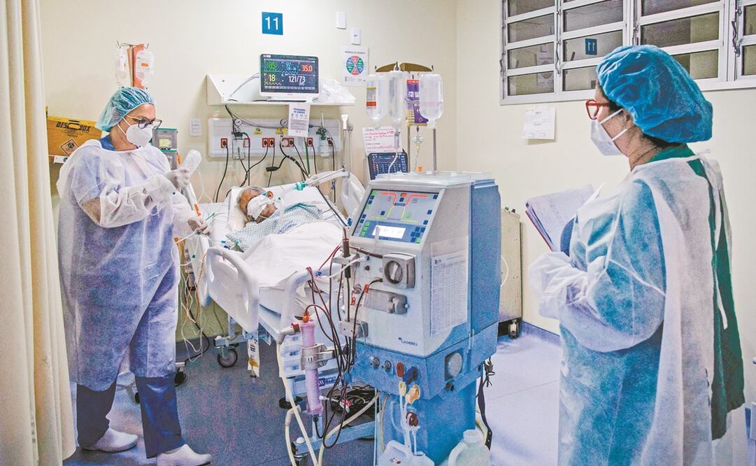 Un enfermo de Covid-19 en el hospital Ronaldo Gazolla, en Río de Janeiro. Foto: Andre Coelho. AFP