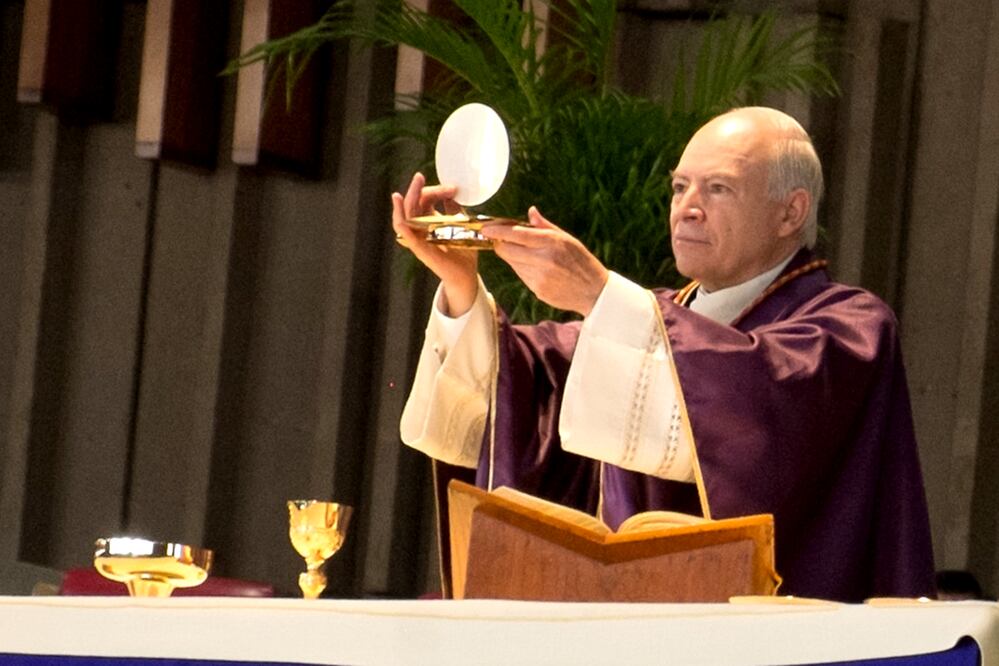 Carlos Aguiar Retes, arzobispo primado de México, aclaró que los CAE no deben verse como una obligación meramente, sino como una manera indispensable de mejorar la pastoral (Foto: Archivo / EL UNIVERSAL)