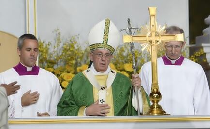 Pope Francis wraps up joyful US visit with big open-air Mass