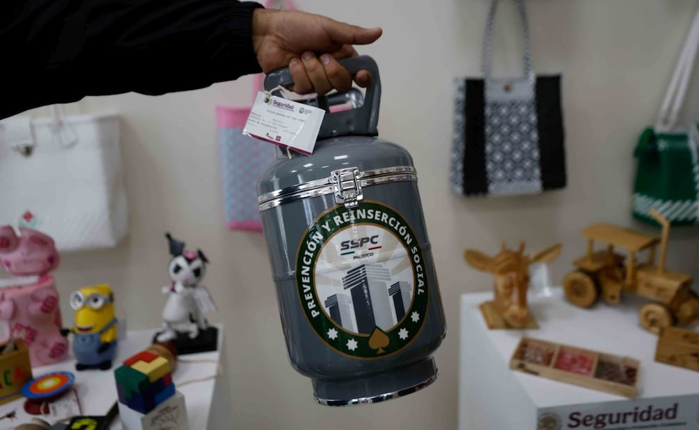 Los productos de “Arte por la Libertad” abarcan distintas técnicas: herrería, cerámica, textiles, óleo, piñatería, carpintería, textiles, moldeado de jabón. Foto: Diego Simón Sánchez/ EL UNIVERSAL