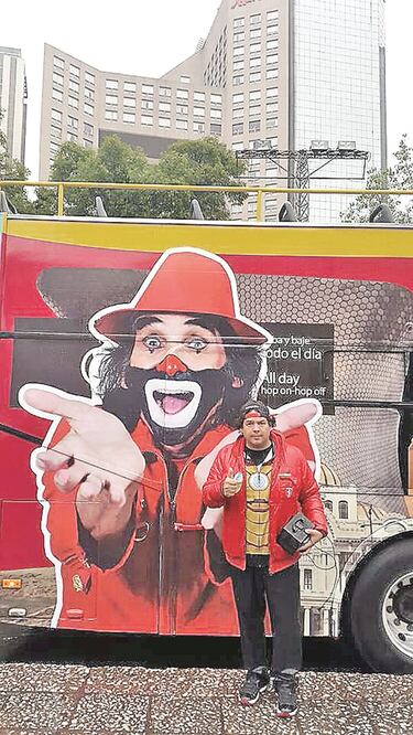 Ayer realizaron una serie de dinámicas a bordo del Turibús de la ciudad de México (TOMADA DE FACEBOOK)