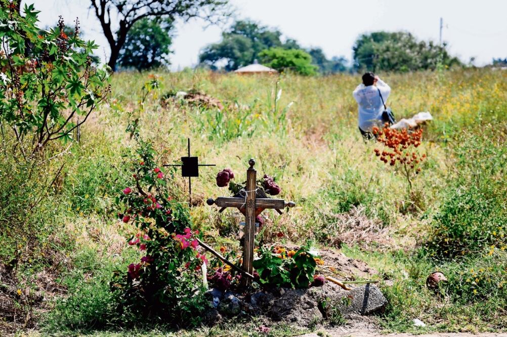 Autoridades aseguran que dos cuerpos hallados en la fosa ya fueron entregados a sus familiares (CIUDADANOS, MX)