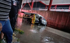 Así ocurrió la muerte de seis pasajeros dentro de una combi en Tultitlán; presunta fuga de gas los intoxicó tras quedar varados por inundación