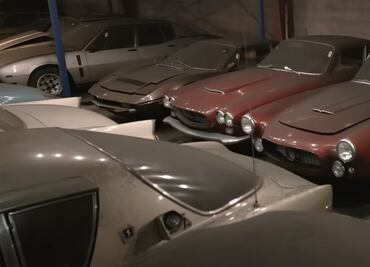 VIDEO: Encuentran decenas de autos deportivos abandonados en un granero