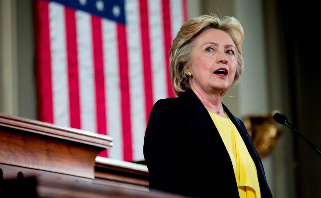 Clinton: elección de Pence prueba "el peligroso plan" de Trump