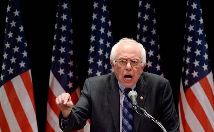 Bernie Sanders arremete contra Hillary Clinton