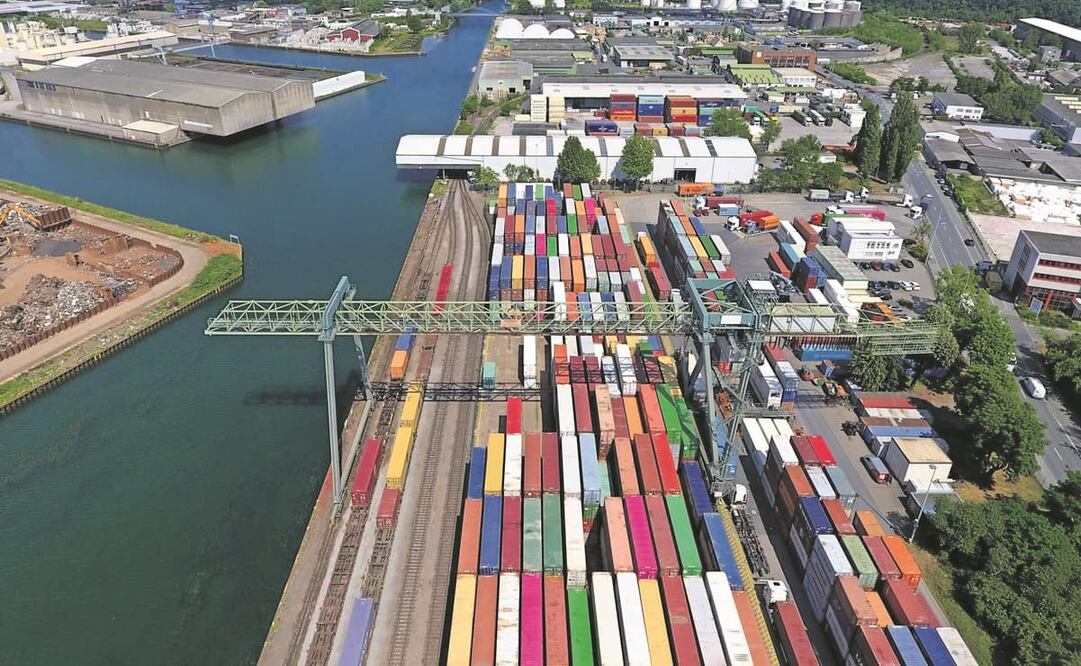 Los rezagos en las cadenas de suministro provocaron que en Alemania, la mayor economía del bloque europeo, la industria se contrajera 4.1% en agosto, sobre todo por la caída del sector automotriz. Foto: INA FASSBENDER