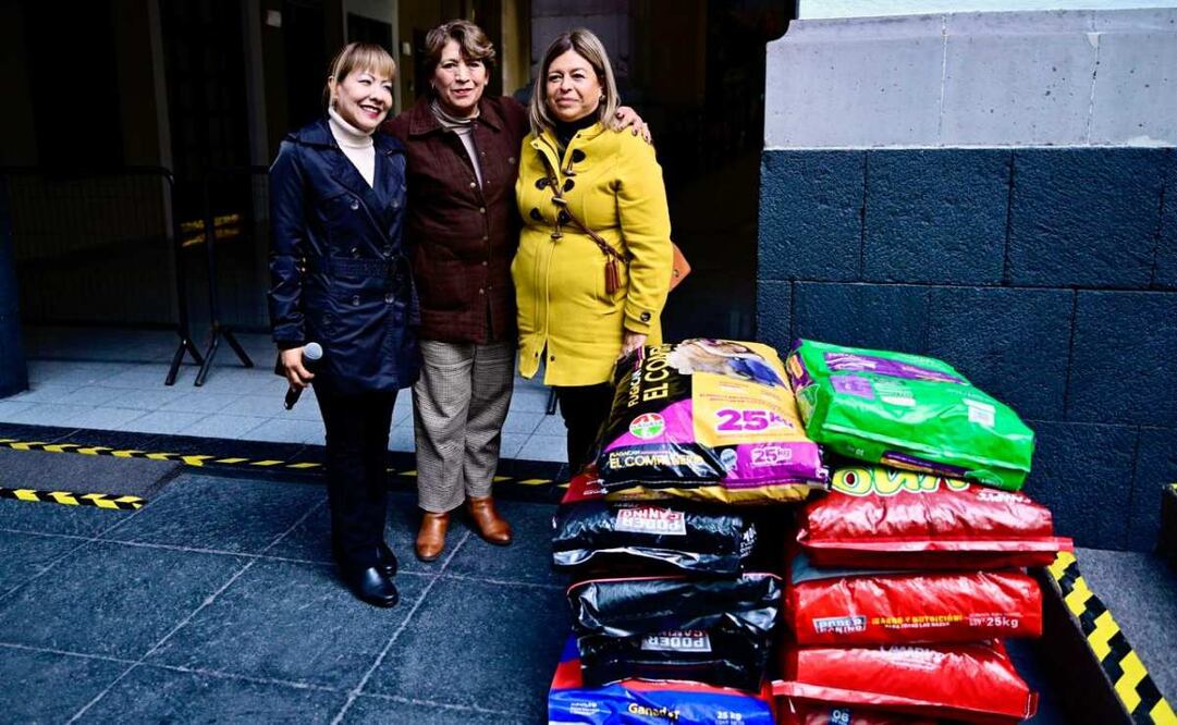 La gobernadora del Estado de México, Delfina Gómez, hizo la entrega de 8 toneladas de alimentos para mascotas (26/12/2024). Foto: Especial