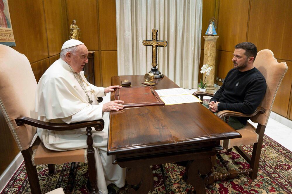 El papa Francisco se reunió con el presidente ucraniano Volodimir Zelensky. Foto: EFE