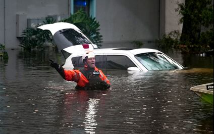 FOTOS: “Milton” deja al menos 16 muertos en su paso por Florida; reportan graves inundaciones y miles sin electricidad