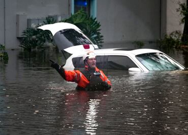 FOTOS: “Milton” deja al menos 16 muertos en su paso por Florida; reportan graves inundaciones y miles sin electricidad