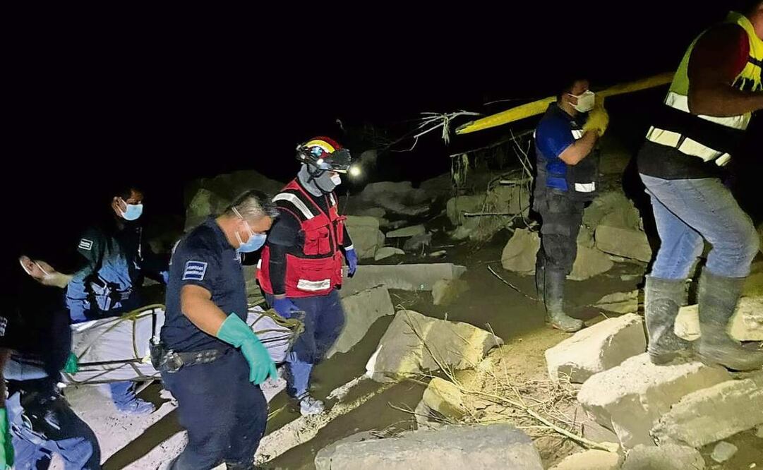 En Huautla fue rescatado el cuerpo sin vida de un hombre, estaba entre las ramas del río Calabozo, en la comunidad de Tempexquisco. Foto: Especial