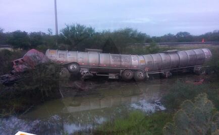 Vuelca tráiler y derrama 30 mil litros de gasolina en Tamaulipas
