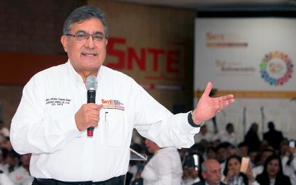 SNTE prepara consulta para pliego petitorio que dará al gobierno federal