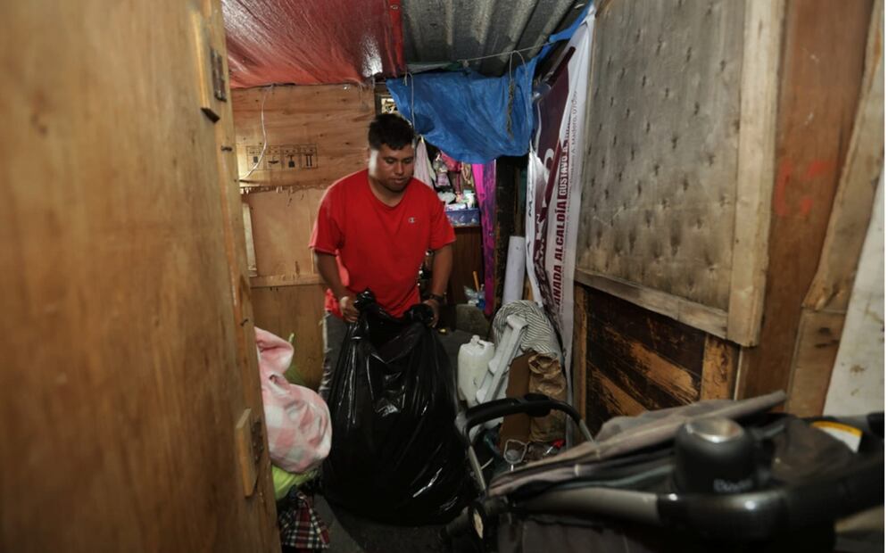 Retiran campamento de migrantes, que permanecía desde 2023 en avenida 100 Metros, en la alcaldía Gustavo A. Madero. Foto: Francisco Rodríguez/EL UNIVERSAL