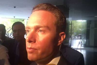 Recula Senado; otorga licencia a Manuel Velasco