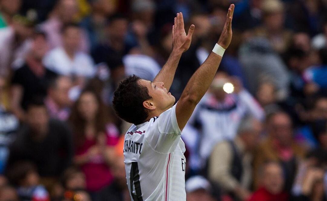 Javier Hernández celebra un gol con la casaca del Real Madrid