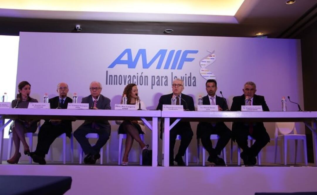 Panel “Alianza por la investigación clínica” organizado por la AMIIF / Tomada de Twitter @AMIIFMx