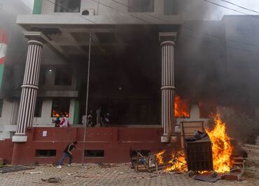 SRE alerta a mexicanos en Nepal por jornada violenta con quema del Parlamento; embajada está al pendiente