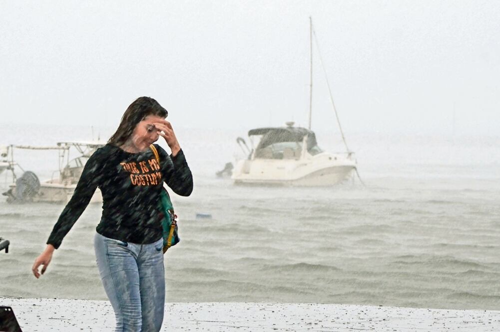 Prevén que hoy Danielle, ahora como depresión tropical o de baja remanente, se localice en los límites de San Luis Potosí e Hidalgo (PATRICIA MORALES. EL UNIVERSAL)