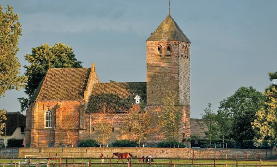 Una de tantas iglesias en venta: la iglesia católica de Dennenburg, del siglo XI y la más antigua de la provincia holandesa de Brabante Septentrional. Foto: TOMADA DE INTERNET