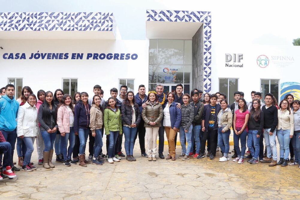 El gobernador Antonio Gali inauguró en Zacatlán la Casa de Jóvenes en Progreso, que beneficiará a 45 mil habitantes (Especial)