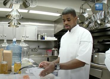 Chef personal de Barack Obama es encontrado muerto cerca de la casa del expresidente