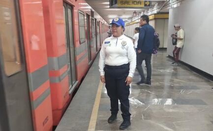 Usuaria del Metro felicita a policía de la Línea 5 por honestidad; le devolvió su monedero 