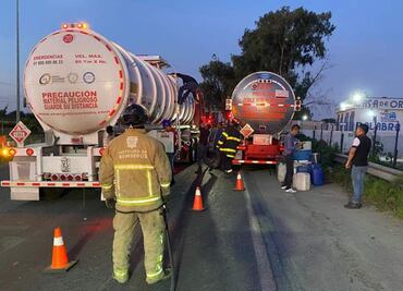 Cierran carretera Tula-Tlahuelilpan, en Hidalgo, por fuga de combustible de autotanque; automovilistas buscan rutas alternas