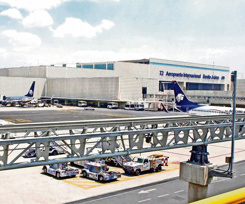 Este año, 10 proyectos en aeronáutica quedaron fuera del presupuesto; entre ellos el abastecimiento de agua en el aeropuerto capitalino. Foto: Archivo EL UNIVERSAL
