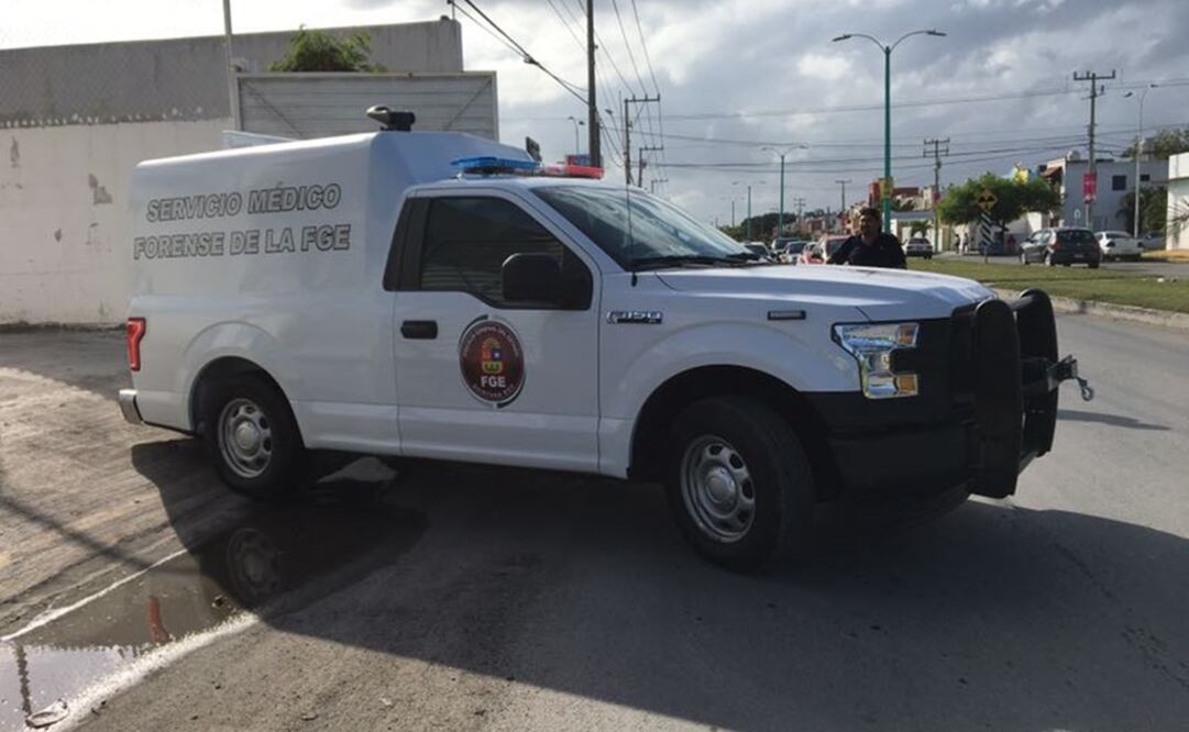 Llegan los primeros cadaveres de los extranjeros muertos en Mahahual. (FOTO: Silvia Hernández. EL UNIVERSAL)