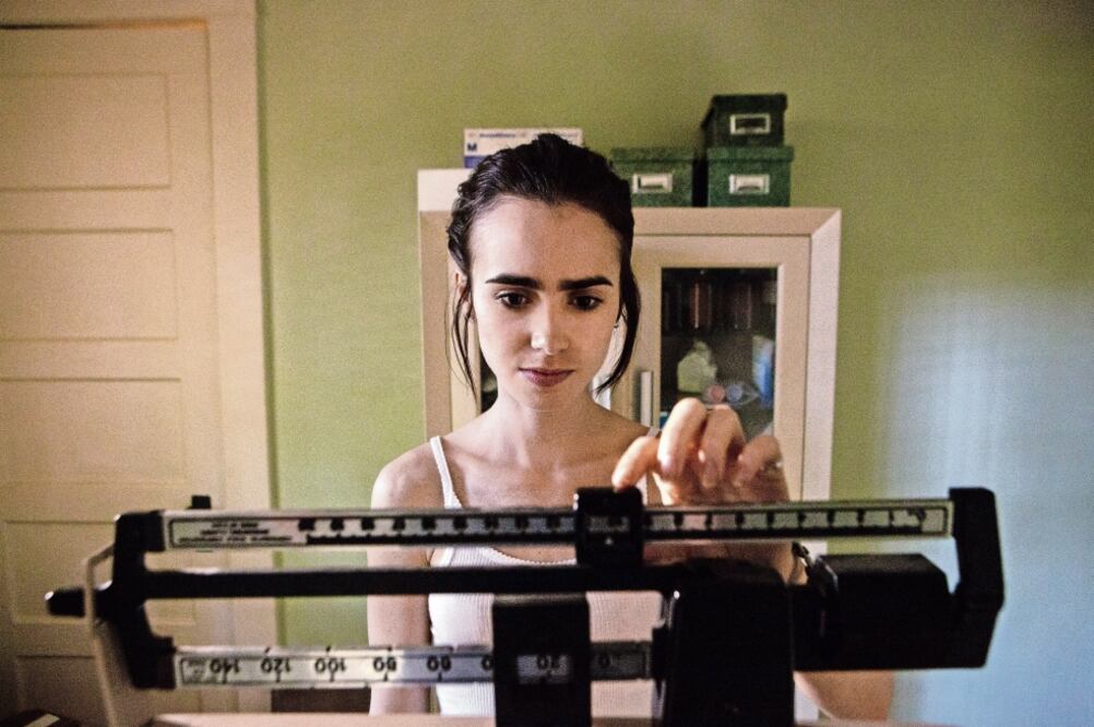 Lily Collins protagoniza el filme que aborda el tema de la anorexia, que en el mundo aqueja a 70 millones de personas. (FOTOS: NETFLIX)