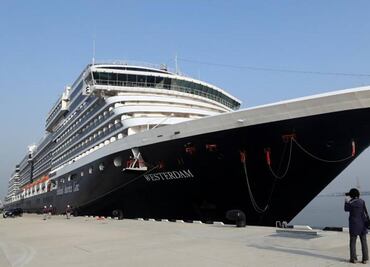 Por temor al coronavirus, 5 países rechazan a "crucero errante"