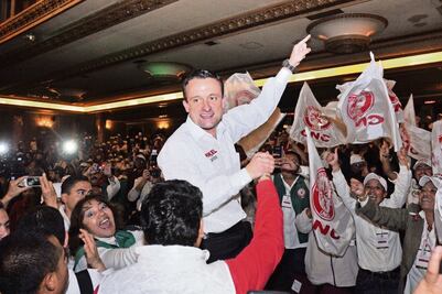 Parejas gay no deben adoptar: Mikel Arriola