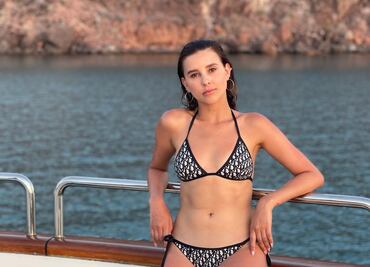 Esto cuesta el bikini Dior de Paulina Goto