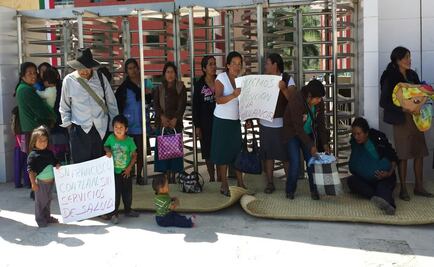 Protestan en poblado de Oaxaca por falta de médicos 