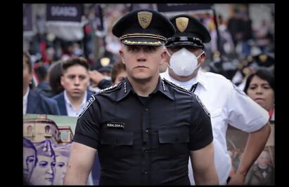 Alcalde de Cuajimalpa encabeza y marcha en desfile cívico de su demarcación