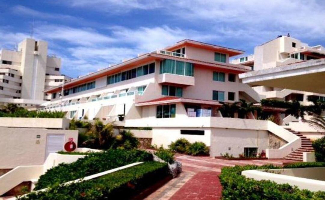 (Foto: Facebook/Condominios Brisas Cancún, en donde presuntamente se suicidó el muchacho) 