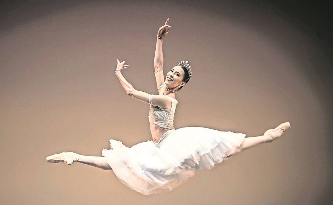 "Me siento orgullosa de llevar a diferentes foros estos dos ballets", expresó la bailarina mexiquense. FOTO: Archivo.