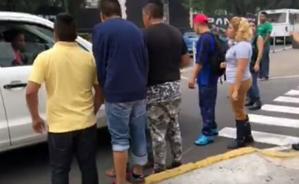 Vecinos evitan que Arne descargue enseres en Iztapalapa