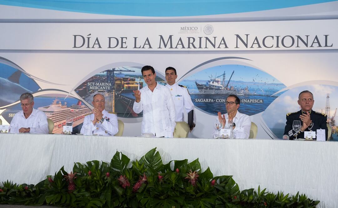 "One third of the merchandise in our country is transported by sea, so we are working to have top-nothc port facilities," President Peña Nieto said. (Photo: Taken from presidencia.gob.mx)