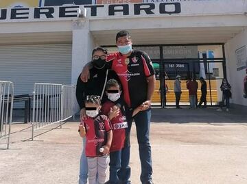 Aficionado de Atlas que protegió a su familia, "Pagué 200 pesos por una chamarra del Querétaro"