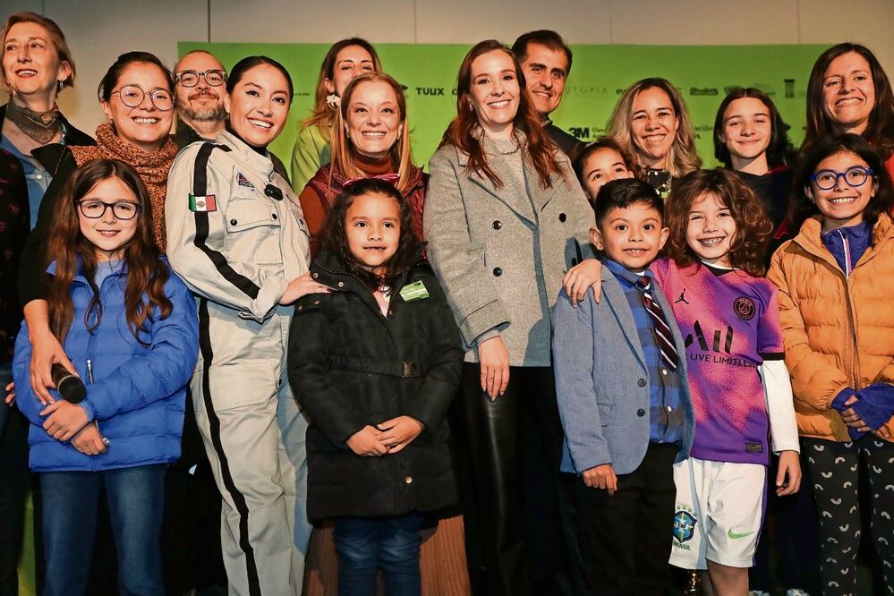 Autoridades y asociados del proyecto, en el anuncio del nuevo espacio de Universum; estuvo presente la astronauta mexicana Katya Echazarreta. Foto: Berenice Fregoso | El Universal