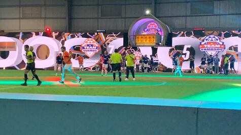 El equipo de los famosos se llevan el triunfo en la People’s League 