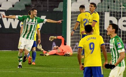 Con Guardado y Lainez, Betis derrota al Cádiz