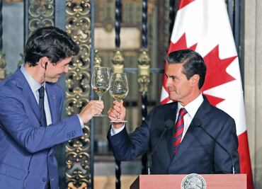 Dialogan Peña y Trudeau sobre respuesta a los aranceles de EU