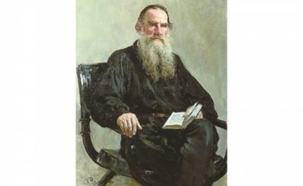 Mexican to build a multi-faceted portrait of Tolstoy