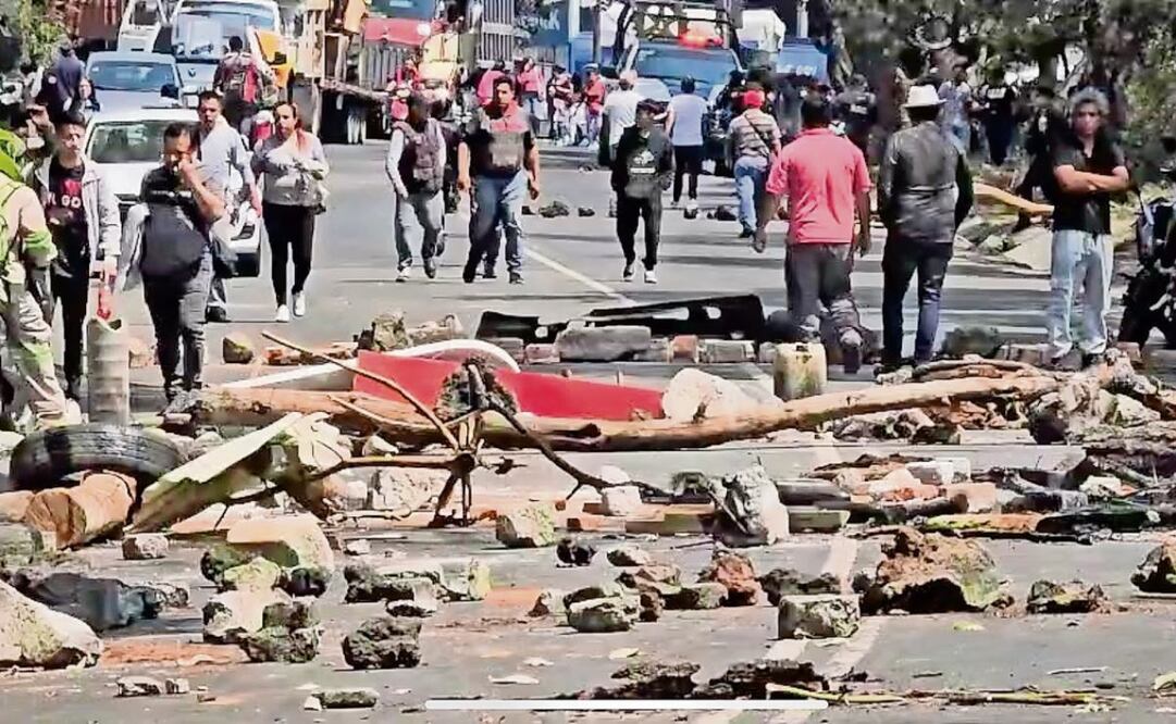 Los habitantes del asentamiento bloquearon la Picacho-Ajusco. (06/03/2025) Foto: Especial