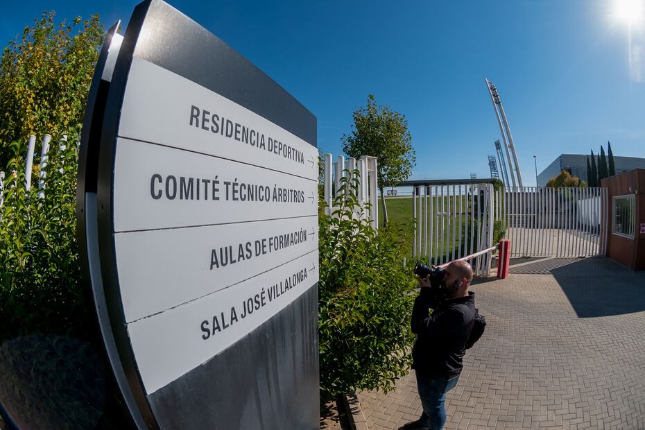 La Guardia Civil registra las oficinas del Comité Técnico de Árbitros de la Federación - Foto: EFE