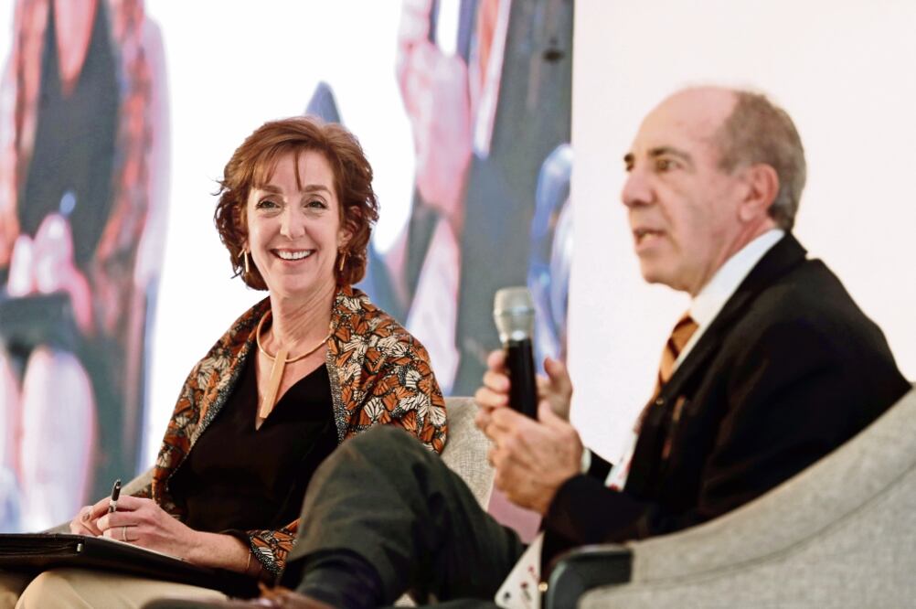 La embajadora de Estados Unidos en México, Roberta Jacobson, y el ex secretario de Comercio Jaime Serra Puche, durante su participación en el encuentro True Economic Talks (ALEJANDRA LEYVA. EL UNIVERSAL)